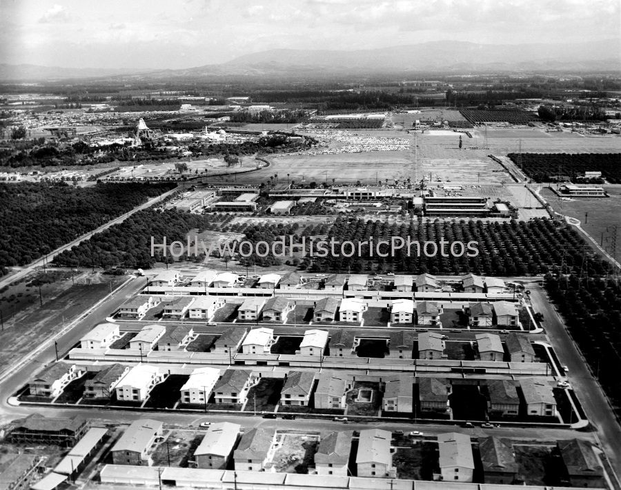 Disneyland Hotel aerial 1960 WM.jpg